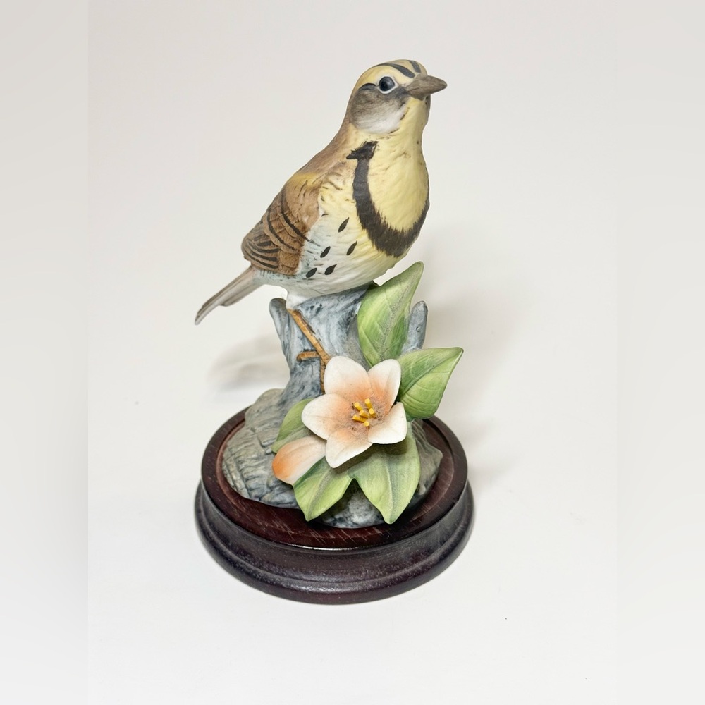 ANDREA by SADEK MEADOWLARK Porcelain Bird Figurine 9386 Japan W/ Wooden Base